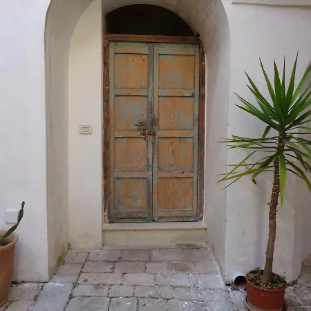 Salento Centro Storico Con Corte Antica Апартаменты