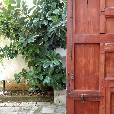 Salento Centro Storico Con Corte Antica Apartmán