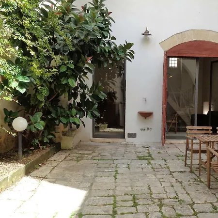Salento Centro Storico Con Corte Antica
